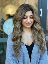 Load image into Gallery viewer, Machine Weft Extensions Balayage Mia (2/4/8)
